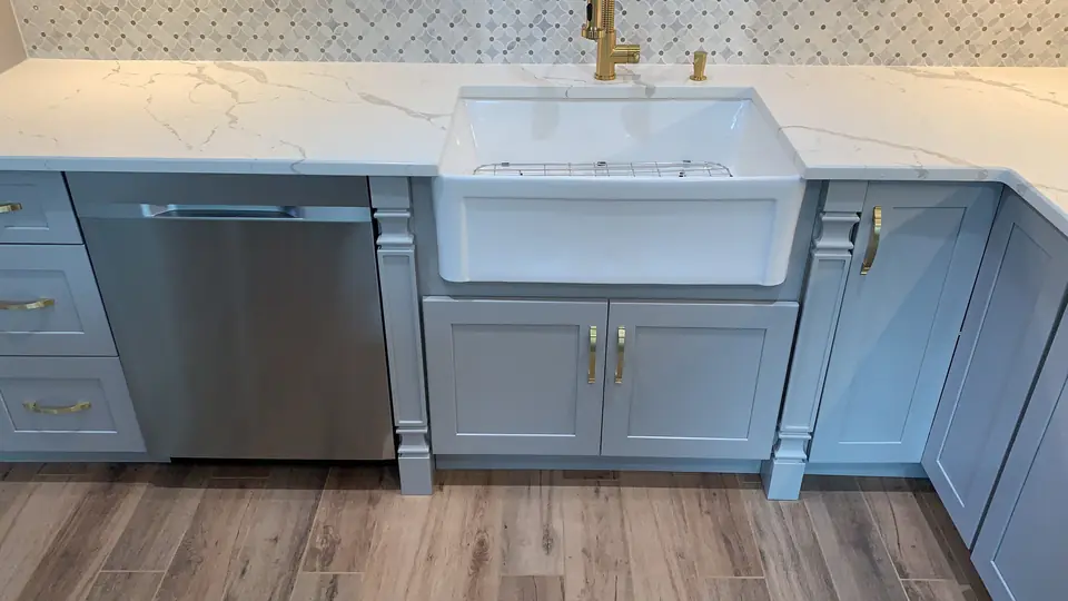White farmhouse sink