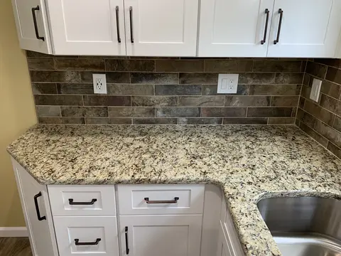 Photo 9 of 21