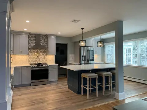 Photo 6 of 25
