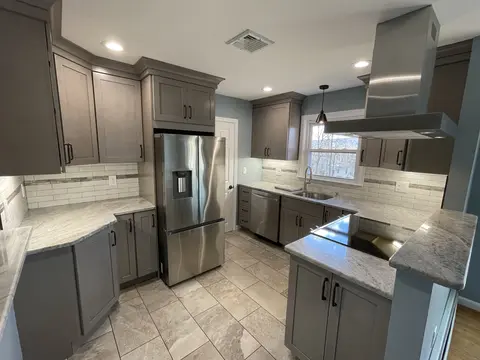 Photo 7 of 21