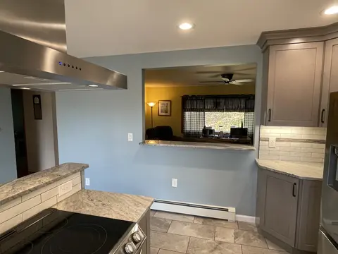 Photo 14 of 21