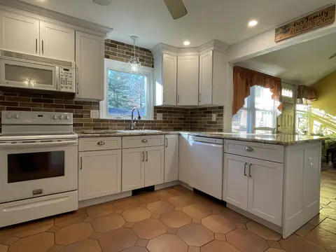 Photo 5 of 16