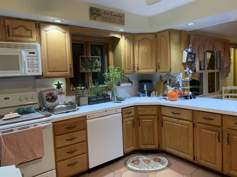 Photo 15 of 16